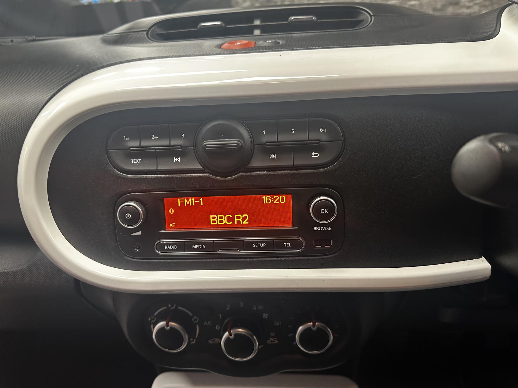 Renault Twingo 0.9 TCe ENERGY Dynamique Hatchback 5dr Petrol Manual Euro 6 (s/s) (90 ps)