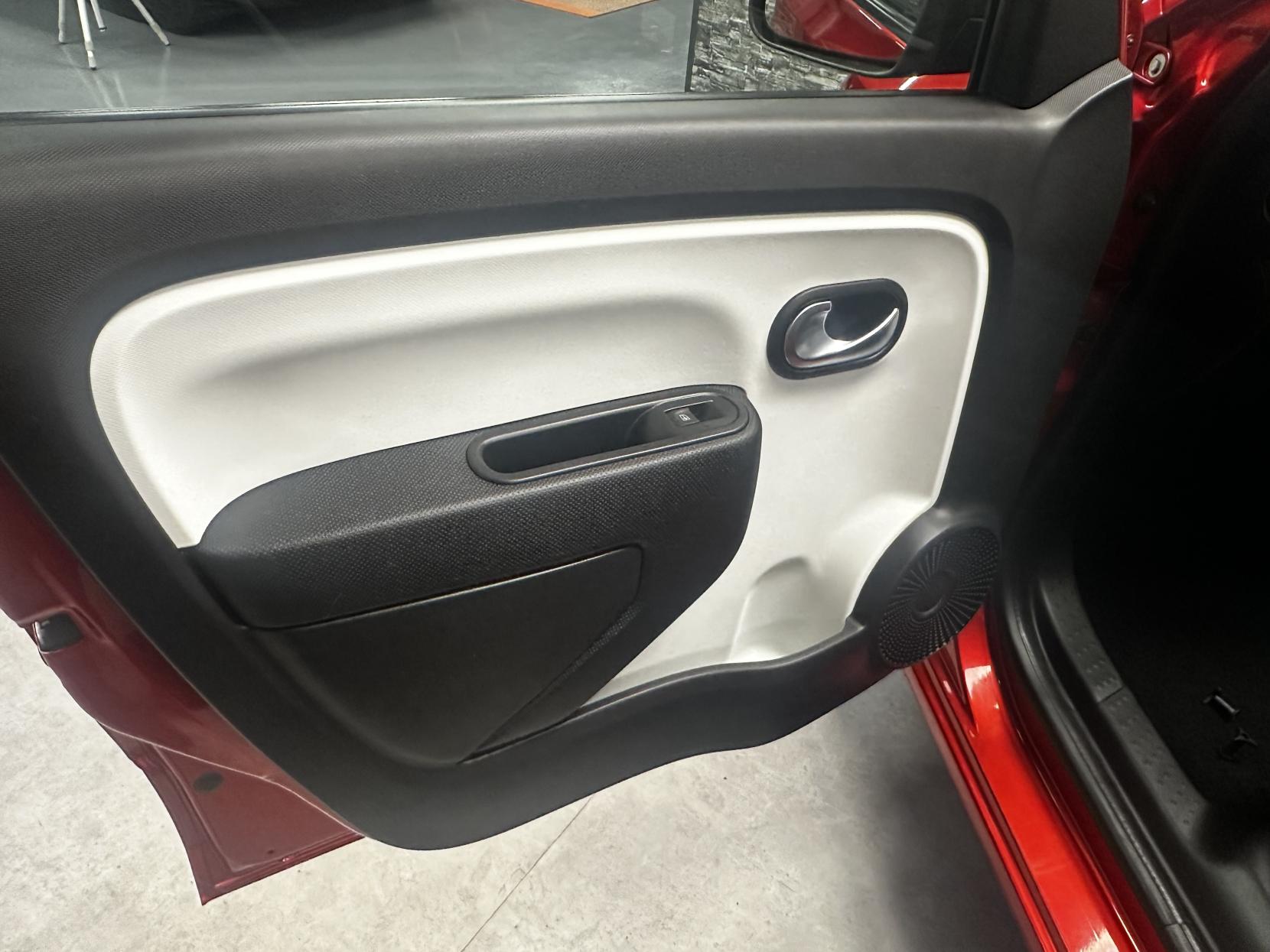 Renault Twingo 0.9 TCe ENERGY Dynamique Hatchback 5dr Petrol Manual Euro 6 (s/s) (90 ps)