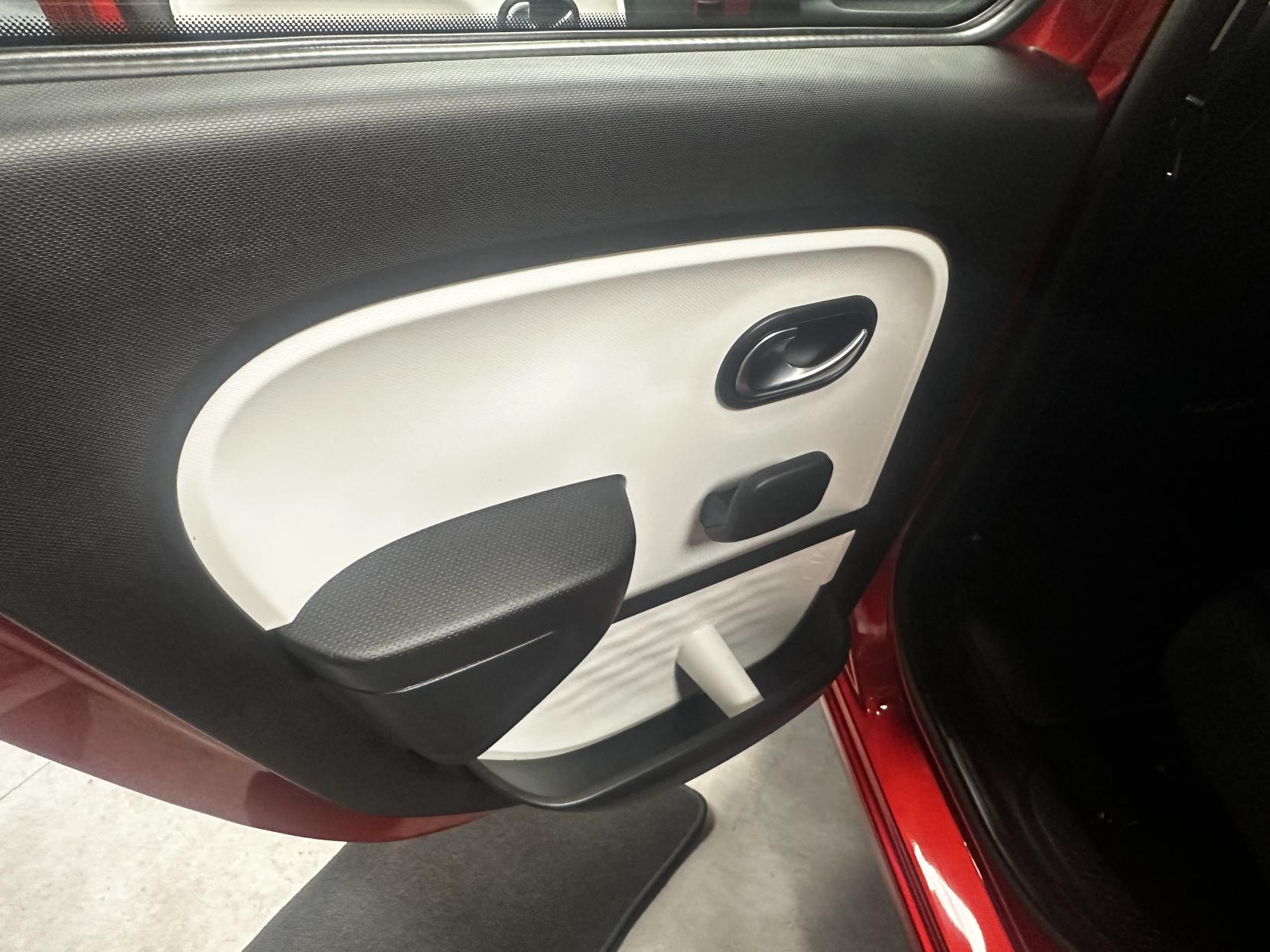 Renault Twingo 0.9 TCe ENERGY Dynamique Hatchback 5dr Petrol Manual Euro 6 (s/s) (90 ps)