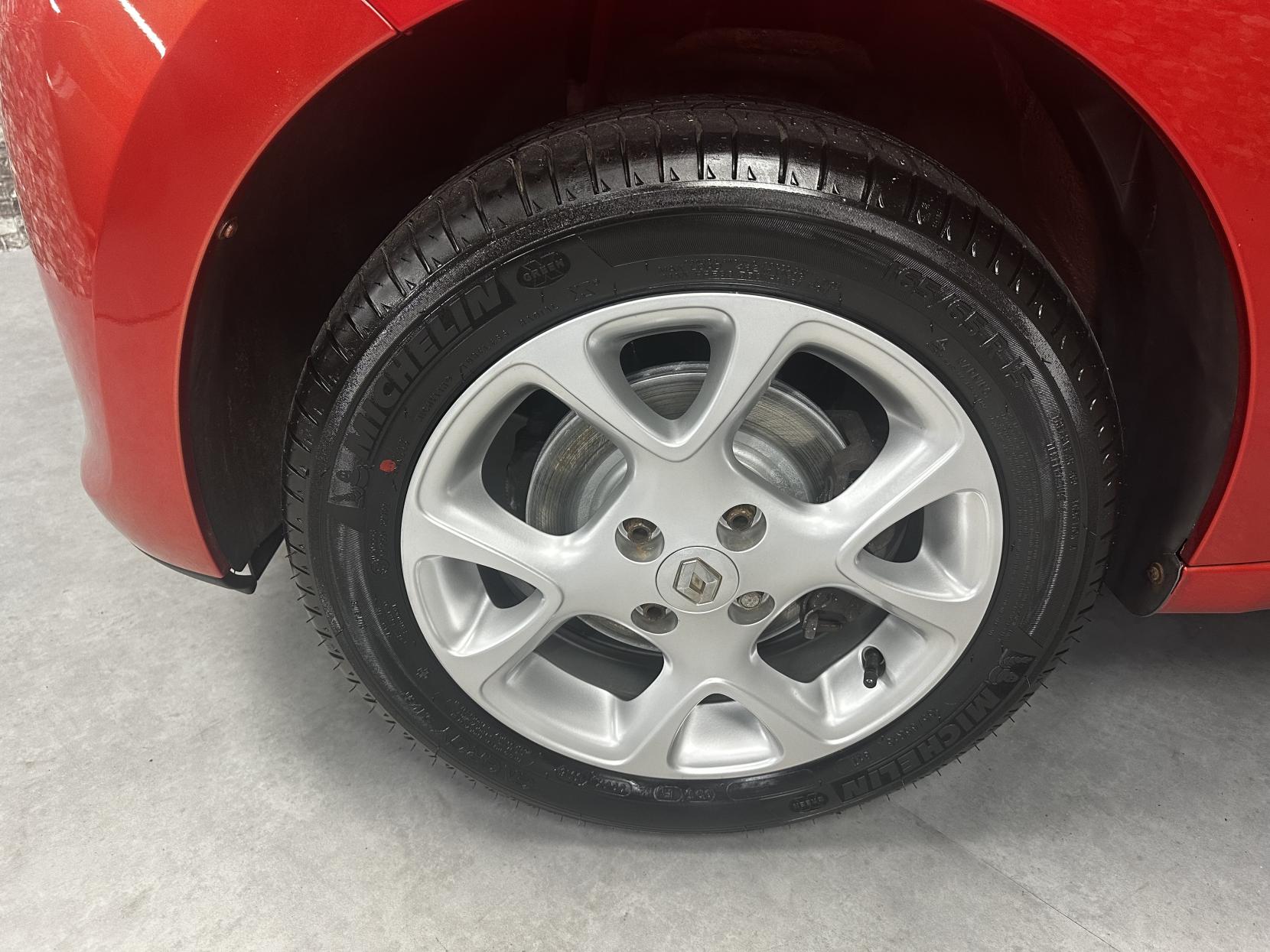 Renault Twingo 0.9 TCe ENERGY Dynamique Hatchback 5dr Petrol Manual Euro 6 (s/s) (90 ps)