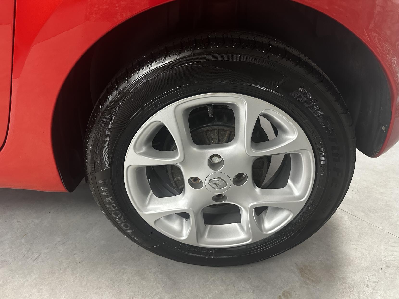 Renault Twingo 0.9 TCe ENERGY Dynamique Hatchback 5dr Petrol Manual Euro 6 (s/s) (90 ps)